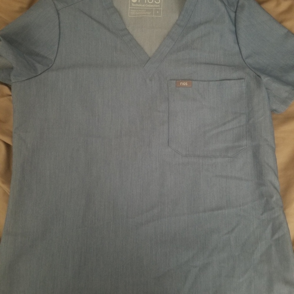 Figs catarina one pocket top